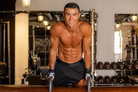 4 أسرار وراء عضلات كريستيانو رونالدو